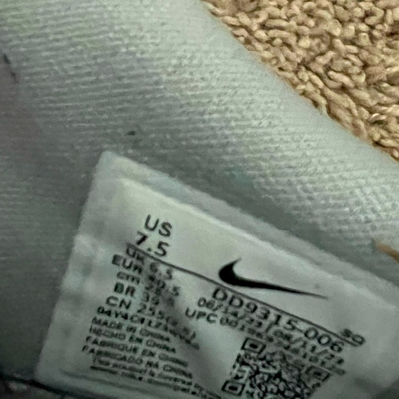 Air Jordan 1 Shoe main image 8